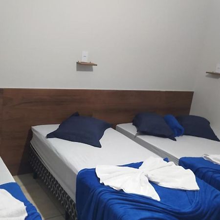 Pousada Quarto Com Frigobar,Ar E Garagem Gratuita Aparecida  Bagian luar foto